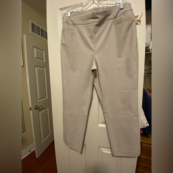 Brand new Chicos very stretch ankle pants. - Picture 4 of 4